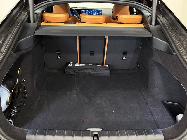 BMW i4 eDrive35 color Negro. Año 2025. 210KW(286CV). Eléctrico. En concesionario Engasa S.A. de Valencia