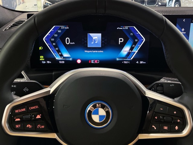 BMW i4 eDrive35 color Negro. Año 2025. 210KW(286CV). Eléctrico. En concesionario Engasa S.A. de Valencia