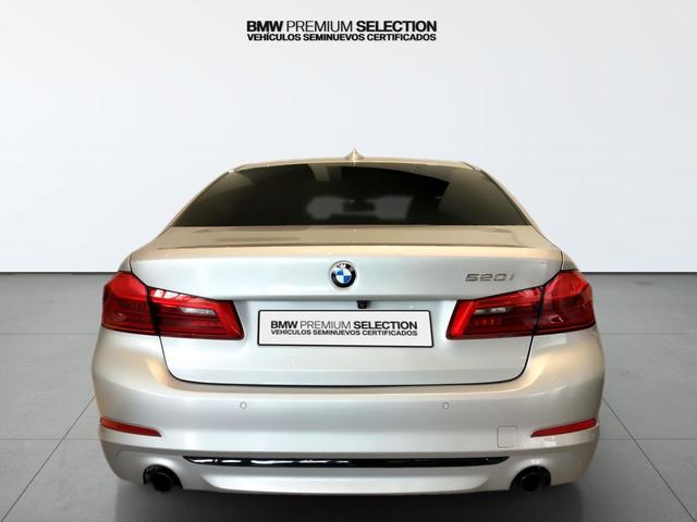 BMW Serie 5 520i color Gris Plata. Año 2020. 135KW(184CV). Gasolina. En concesionario Automotor Premium Marbella - Málaga de Málaga