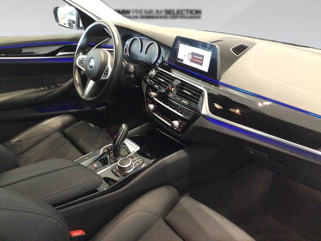 BMW Serie 5 520i color Gris Plata. Año 2020. 135KW(184CV). Gasolina. En concesionario Automotor Premium Marbella - Málaga de Málaga