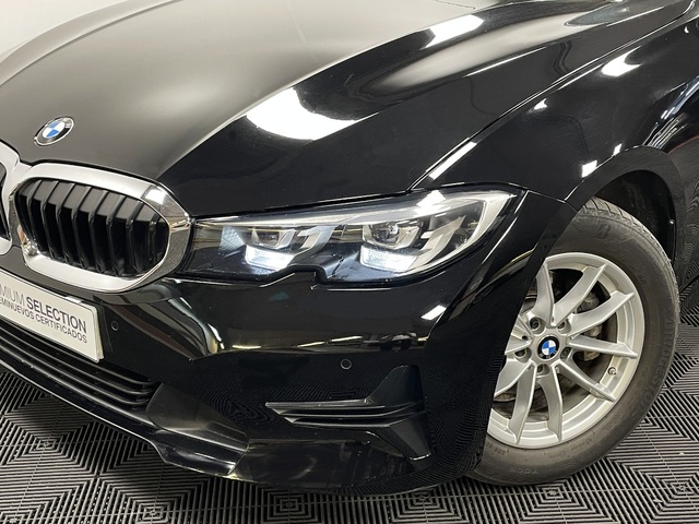 BMW Serie 3 318d color Negro. Año 2022. 110KW(150CV). Diésel. En concesionario Maberauto de Castellón