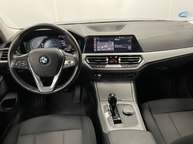 BMW Serie 3 318d color Negro. Año 2022. 110KW(150CV). Diésel. En concesionario Maberauto de Castellón