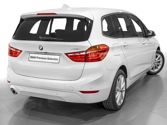 BMW Serie 2 218i Gran Tourer color Blanco. Año 2021. 103KW(140CV). Gasolina. En concesionario Caetano Cuzco, Salvatierra de Madrid
