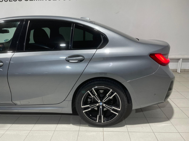 BMW Serie 3 318d color Gris. Año 2024. 110KW(150CV). Diésel. En concesionario Hispamovil Elche de Alicante