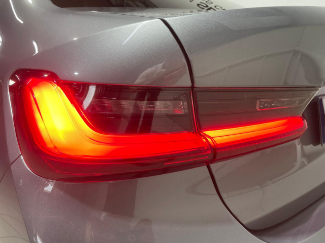 BMW Serie 3 318d color Gris. Año 2024. 110KW(150CV). Diésel. En concesionario Hispamovil Elche de Alicante