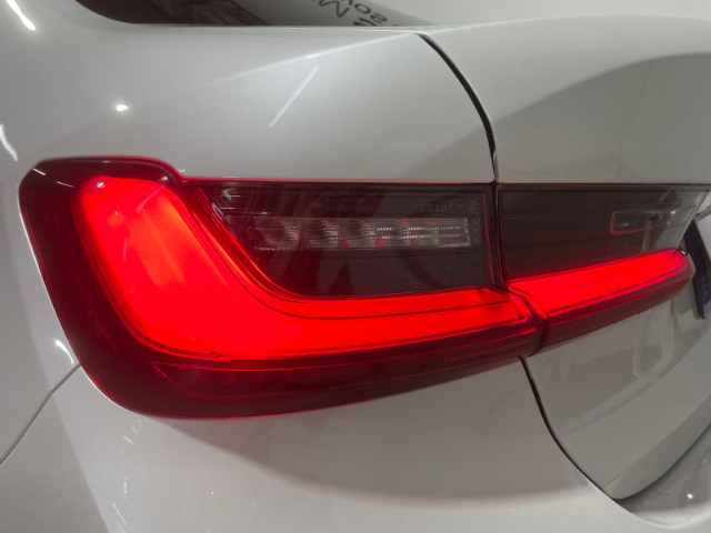 BMW Serie 3 320d color Blanco. Año 2024. 140KW(190CV). Diésel. En concesionario Hispamovil, Orihuela de Alicante