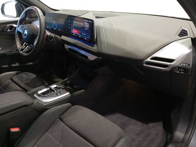 BMW Serie 1 M135i color Gris. Año 2024. 221KW(300CV). Gasolina. En concesionario Motor Munich - Terrassa - VO de Barcelona