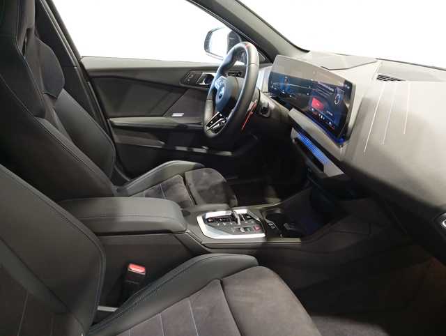 BMW Serie 1 M135i color Gris. Año 2024. 221KW(300CV). Gasolina. En concesionario Motor Munich - Terrassa - VO de Barcelona