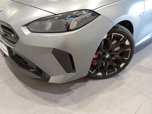 BMW Serie 1 M135i color Gris. Año 2024. 221KW(300CV). Gasolina. En concesionario Motor Munich - Terrassa - VO de Barcelona