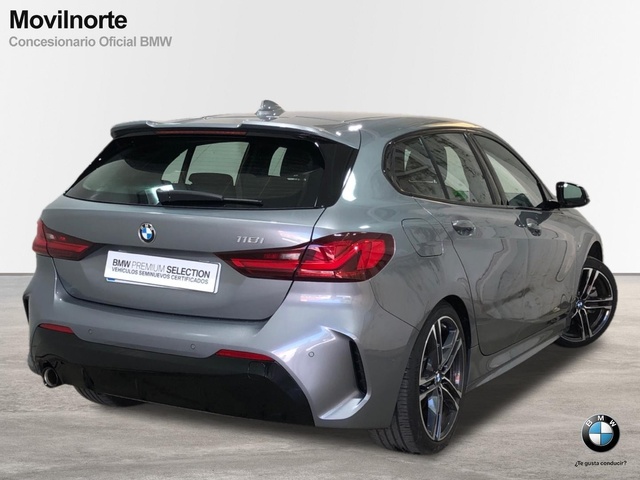 BMW Serie 1 118i color Gris. Año 2024. 103KW(140CV). Gasolina. En concesionario Movilnorte El Carralero de Madrid