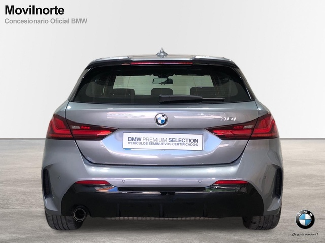 BMW Serie 1 118i color Gris. Año 2024. 103KW(140CV). Gasolina. En concesionario Movilnorte El Carralero de Madrid