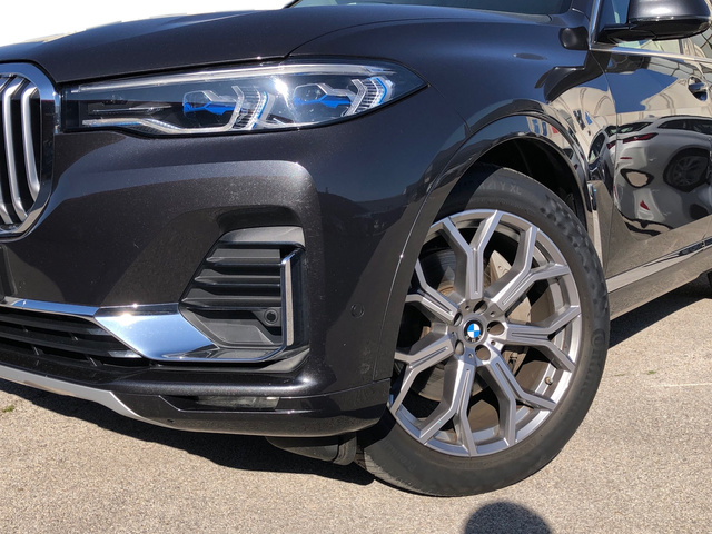 BMW X7 xDrive40d color Gris. Año 2020. 250KW(340CV). Diésel. En concesionario Vehinter Getafe de Madrid