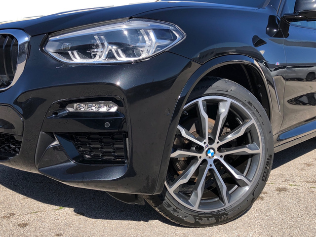 BMW X4 xDrive20d color Negro. Año 2021. 140KW(190CV). Diésel. En concesionario Vehinter Getafe de Madrid