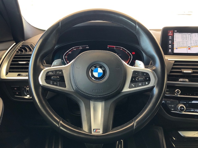 BMW X4 xDrive20d color Negro. Año 2021. 140KW(190CV). Diésel. En concesionario Vehinter Getafe de Madrid