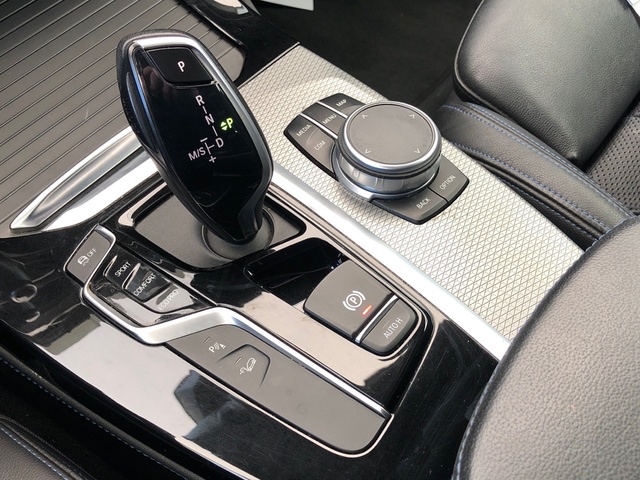 BMW X4 xDrive20d color Negro. Año 2021. 140KW(190CV). Diésel. En concesionario Vehinter Getafe de Madrid