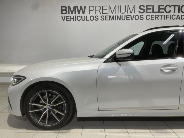 BMW Serie 3 320d Touring color Blanco. Año 2020. 140KW(190CV). Diésel. En concesionario Hispamovil, Torrevieja de Alicante
