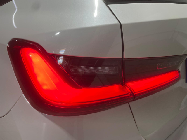 BMW Serie 3 320d Touring color Blanco. Año 2020. 140KW(190CV). Diésel. En concesionario Hispamovil, Torrevieja de Alicante