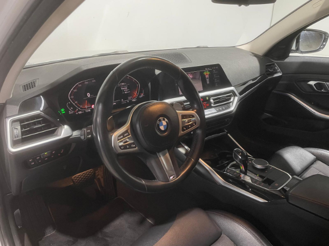 BMW Serie 3 320d Touring color Blanco. Año 2020. 140KW(190CV). Diésel. En concesionario Hispamovil, Torrevieja de Alicante