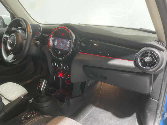 fotoG 7 del MINI MINI 5 Puertas Cooper 100 kW (136 CV) 136cv Gasolina del 2022 en Alicante