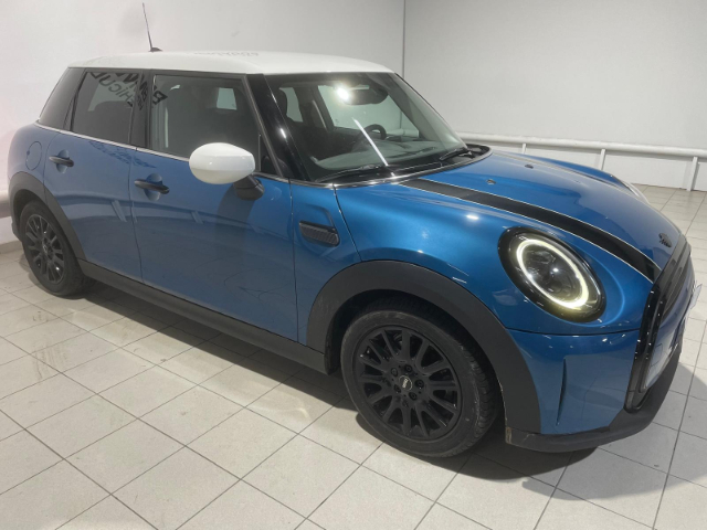 fotoG 10 del MINI MINI 5 Puertas Cooper 100 kW (136 CV) 136cv Gasolina del 2022 en Alicante