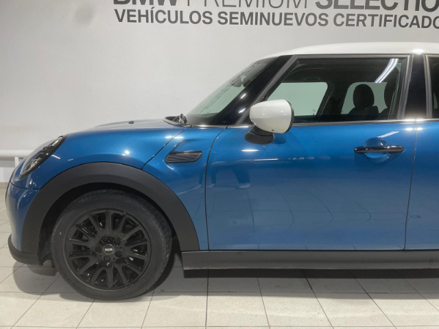 fotoG 12 del MINI MINI 5 Puertas Cooper 100 kW (136 CV) 136cv Gasolina del 2022 en Alicante