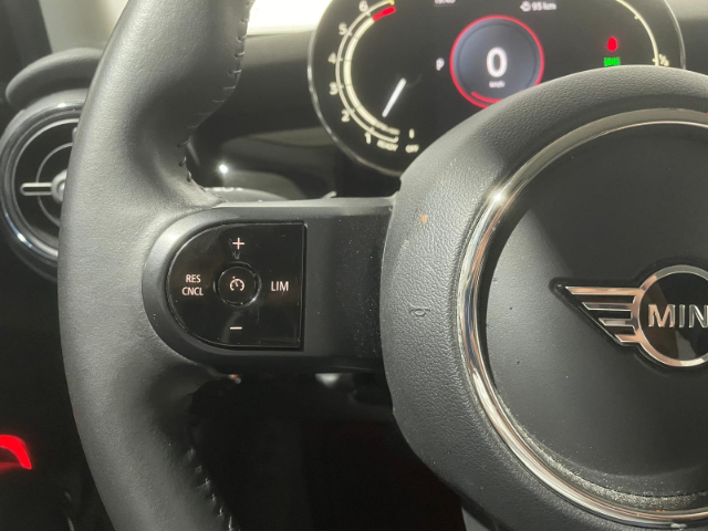fotoG 19 del MINI MINI 5 Puertas Cooper 100 kW (136 CV) 136cv Gasolina del 2022 en Alicante