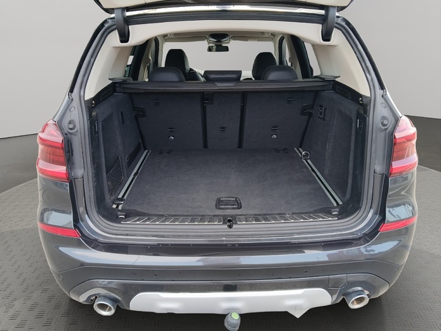BMW X3 xDrive20d color Gris. Año 2019. 140KW(190CV). Diésel. En concesionario GANDIA Automoviles Fersan, S.A. de Valencia