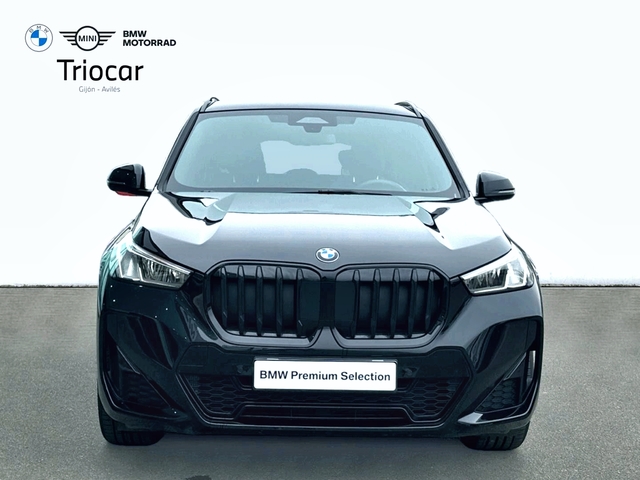 BMW X1 sDrive18d color Negro. Año 2024. 110KW(150CV). Diésel. En concesionario Triocar Gijón (Bmw y Mini) de Asturias