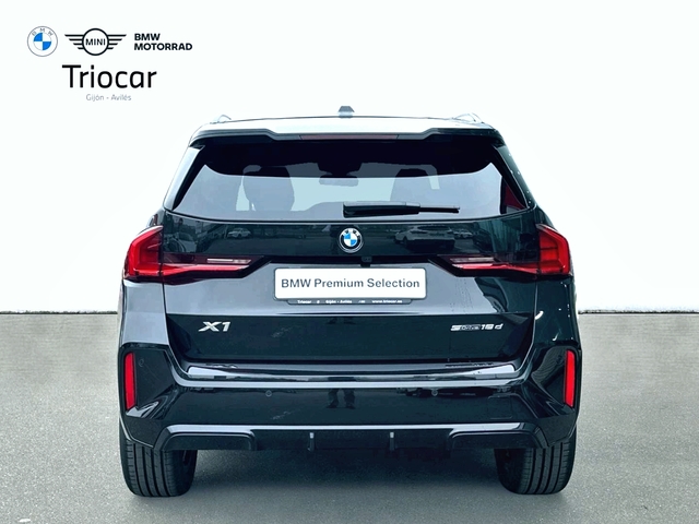BMW X1 sDrive18d color Negro. Año 2024. 110KW(150CV). Diésel. En concesionario Triocar Gijón (Bmw y Mini) de Asturias