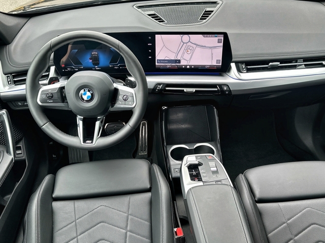 BMW X1 sDrive18d color Negro. Año 2024. 110KW(150CV). Diésel. En concesionario Triocar Gijón (Bmw y Mini) de Asturias