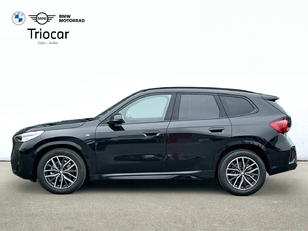 Fotos de BMW X1 sDrive18d color Negro. Año 2024. 110KW(150CV). Diésel. En concesionario Triocar Gijón (Bmw y Mini) de Asturias