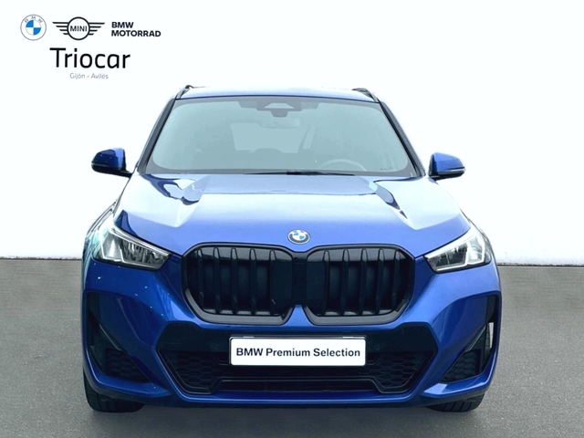 BMW X1 sDrive18d color Azul. Año 2024. 110KW(150CV). Diésel. En concesionario Triocar Gijón (Bmw y Mini) de Asturias