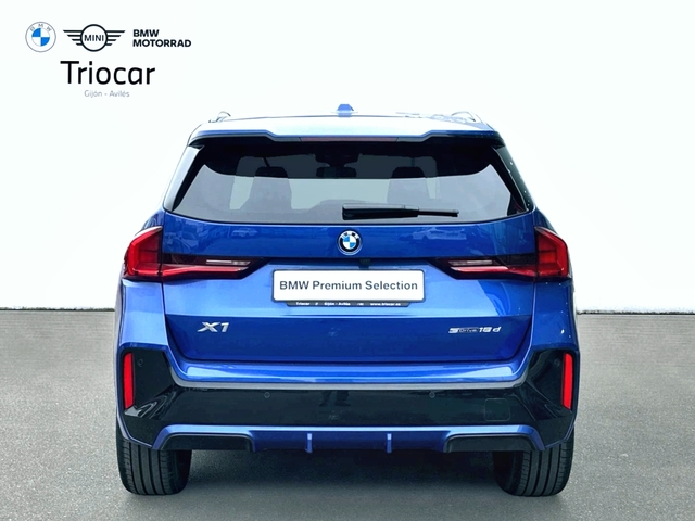 BMW X1 sDrive18d color Azul. Año 2024. 110KW(150CV). Diésel. En concesionario Triocar Gijón (Bmw y Mini) de Asturias