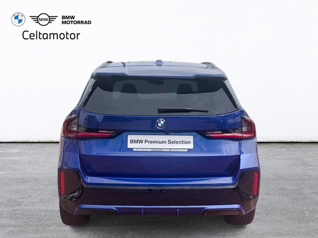 BMW X1 sDrive18d color Azul. Año 2024. 110KW(150CV). Diésel. En concesionario Celtamotor Pontevedra de Pontevedra