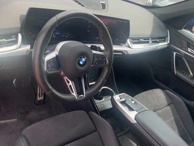 BMW X1 sDrive18d color Azul. Año 2024. 110KW(150CV). Diésel. En concesionario Celtamotor Pontevedra de Pontevedra