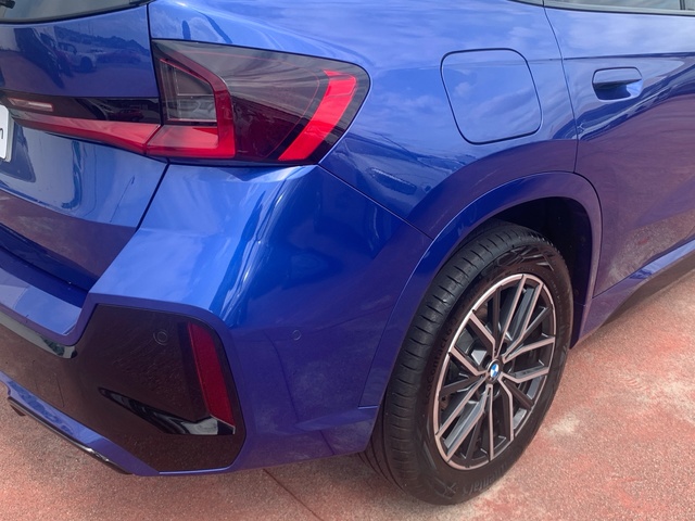 BMW X1 sDrive18d color Azul. Año 2024. 110KW(150CV). Diésel. En concesionario Celtamotor Pontevedra de Pontevedra