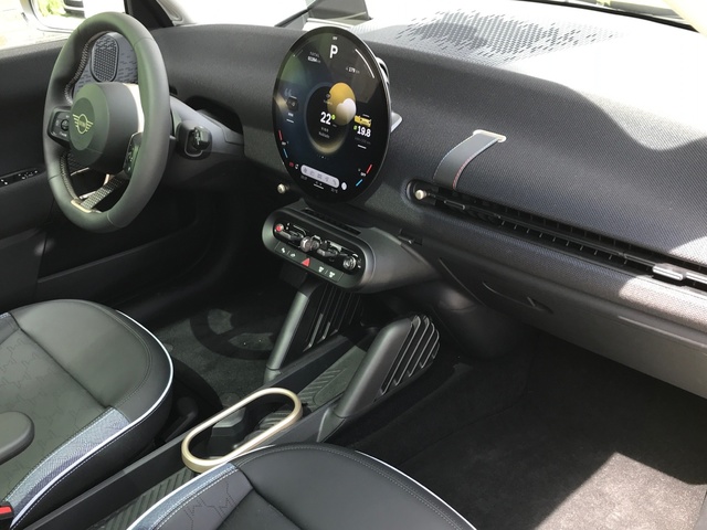 fotoG 7 del MINI MINI 3 Puertas Cooper SE 160 kW (218 CV) 218cv Eléctrico del 2024 en Pontevedra