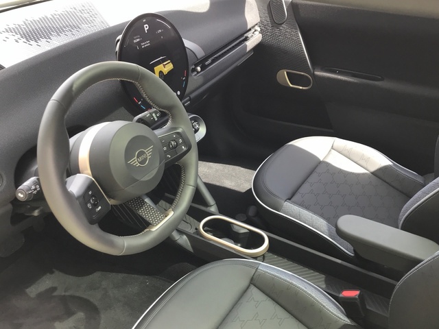 fotoG 10 del MINI MINI 3 Puertas Cooper SE 160 kW (218 CV) 218cv Eléctrico del 2024 en Pontevedra