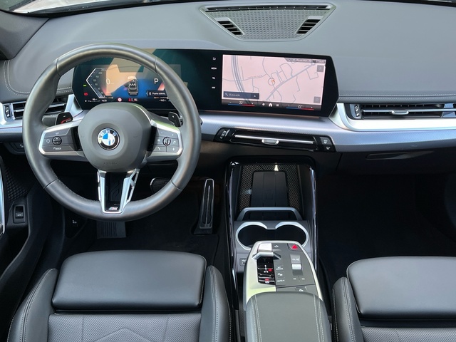 BMW X1 sDrive18d color Gris Plata. Año 2024. 110KW(150CV). Diésel. En concesionario Celtamotor Vigo de Pontevedra