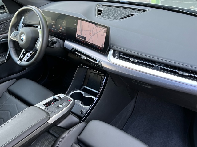 BMW X1 sDrive18d color Gris Plata. Año 2024. 110KW(150CV). Diésel. En concesionario Celtamotor Vigo de Pontevedra