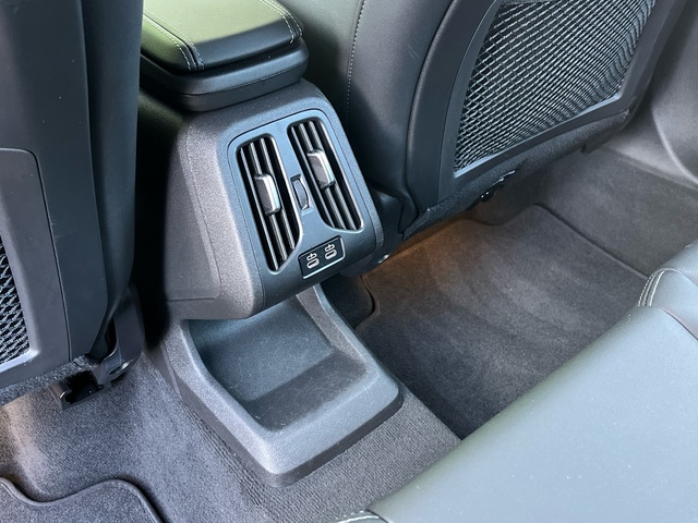 BMW X1 sDrive18d color Gris Plata. Año 2024. 110KW(150CV). Diésel. En concesionario Celtamotor Vigo de Pontevedra