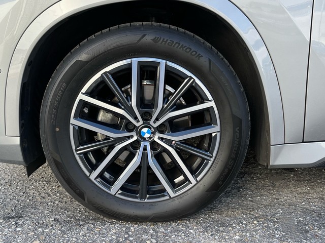 BMW X1 sDrive18d color Gris Plata. Año 2024. 110KW(150CV). Diésel. En concesionario Celtamotor Vigo de Pontevedra