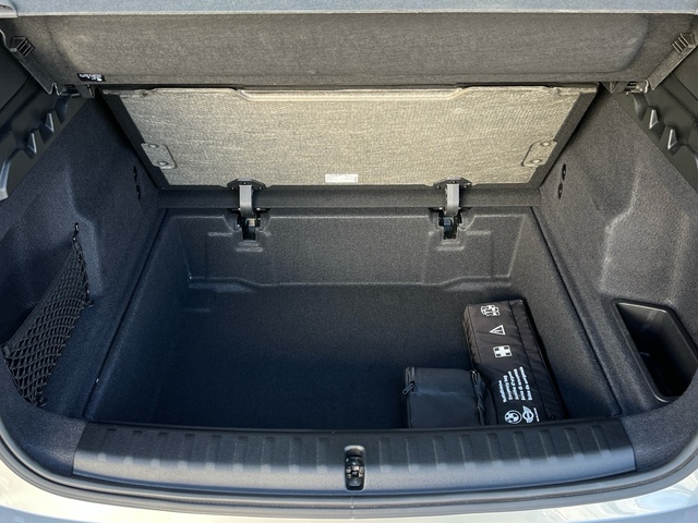 BMW X1 sDrive18d color Gris Plata. Año 2024. 110KW(150CV). Diésel. En concesionario Celtamotor Vigo de Pontevedra