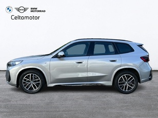 Fotos de BMW X1 sDrive18d color Gris Plata. Año 2024. 110KW(150CV). Diésel. En concesionario Celtamotor Vigo de Pontevedra