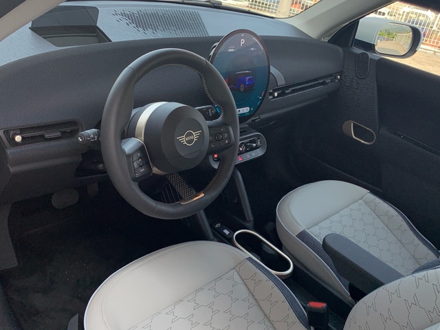 fotoG 10 del MINI MINI 3 Puertas Cooper E 135 kW (184 CV) 184cv Eléctrico del 2025 en Pontevedra