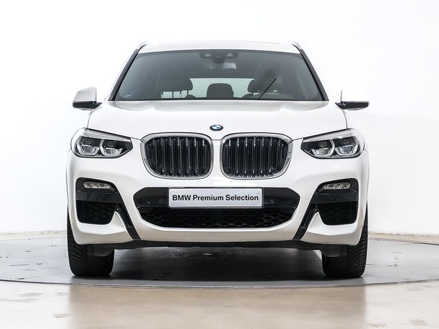BMW X3 xDrive20d color Blanco. Año 2021. 140KW(190CV). Diésel. En concesionario Oliva Motor Tarragona de Tarragona