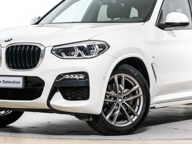 BMW X3 xDrive20d color Blanco. Año 2021. 140KW(190CV). Diésel. En concesionario Oliva Motor Tarragona de Tarragona