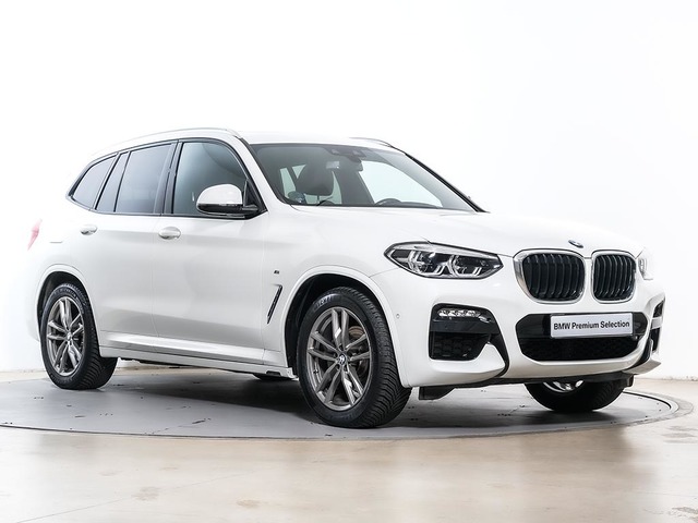 BMW X3 xDrive20d color Blanco. Año 2021. 140KW(190CV). Diésel. En concesionario Oliva Motor Tarragona de Tarragona