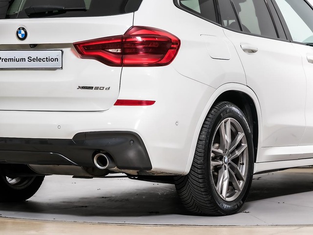 BMW X3 xDrive20d color Blanco. Año 2021. 140KW(190CV). Diésel. En concesionario Oliva Motor Tarragona de Tarragona