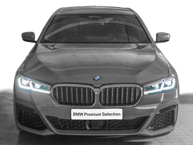 BMW Serie 5 520d color Gris. Año 2022. 140KW(190CV). Diésel. En concesionario Caetano Cuzco Raimundo Fernandez Villaverde, 45 de Madrid
